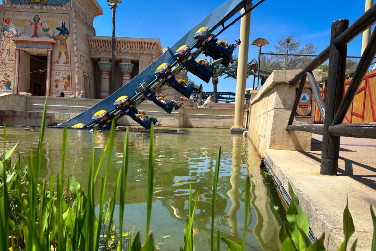 Parc Asterix Oziris Coming out of the Lake 768x512