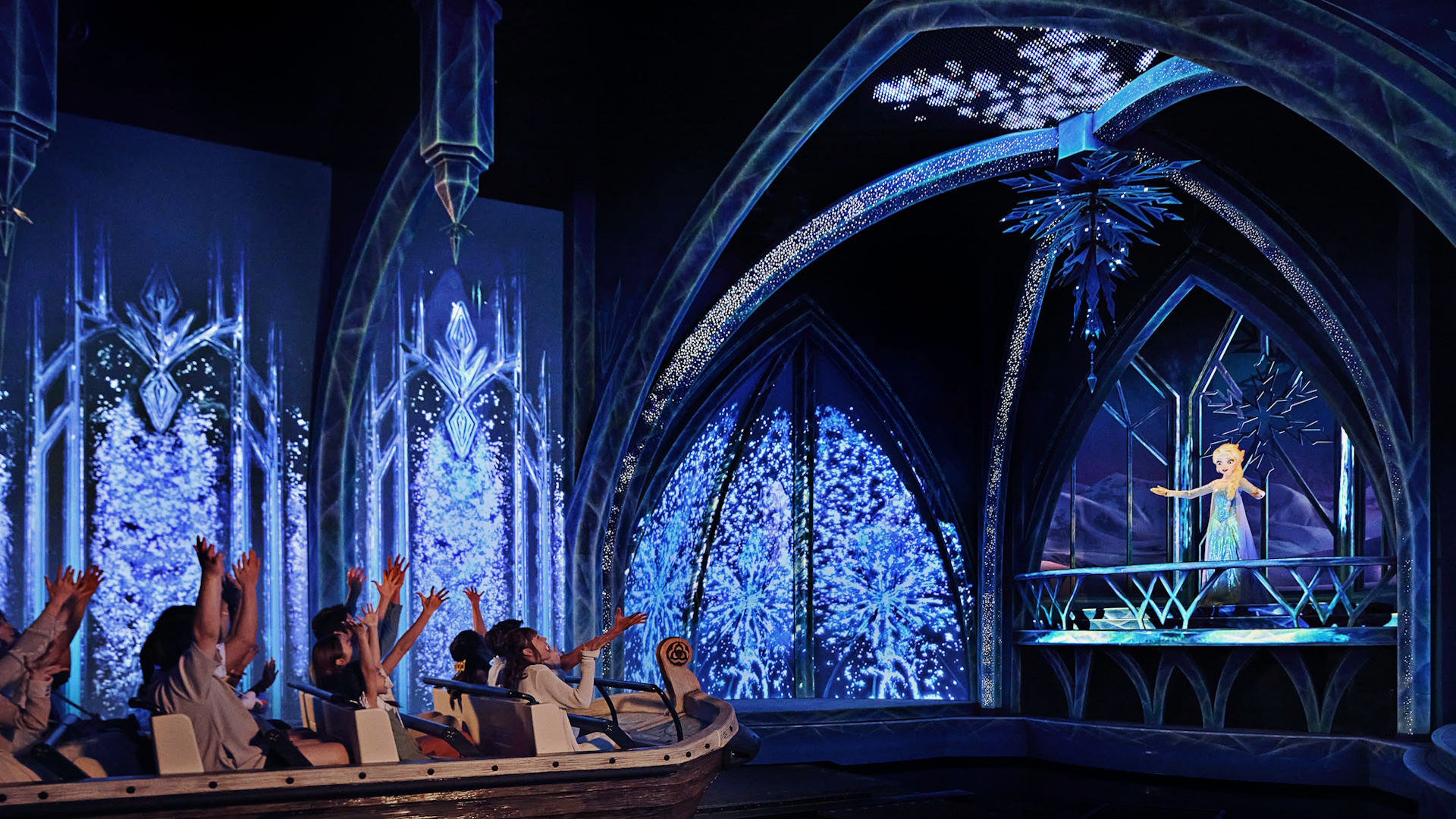 Disneyland Paris - Disney Adventure World - Frozen ever After